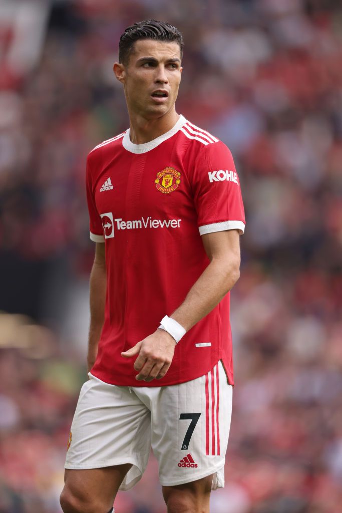 太阳报：森林后卫埃纳在养伤期间和其他球员的女友谈恋爱