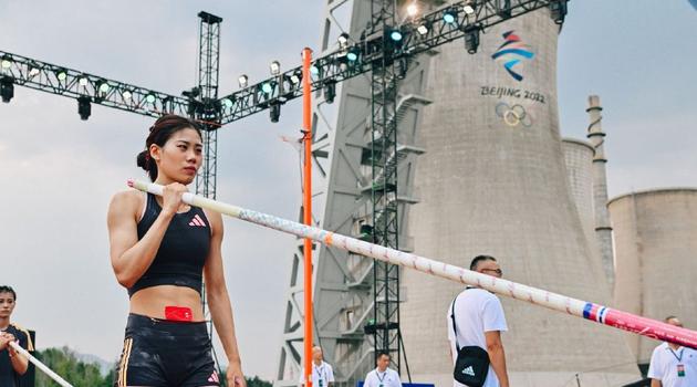 日职乙半场：新井一耀、山本隼大破门，长崎成功丸1-1水户蜀葵